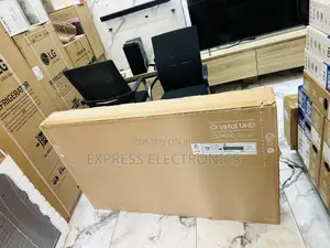 Ultra Slim Design Uhd Smart Samsung 55”Cu8000