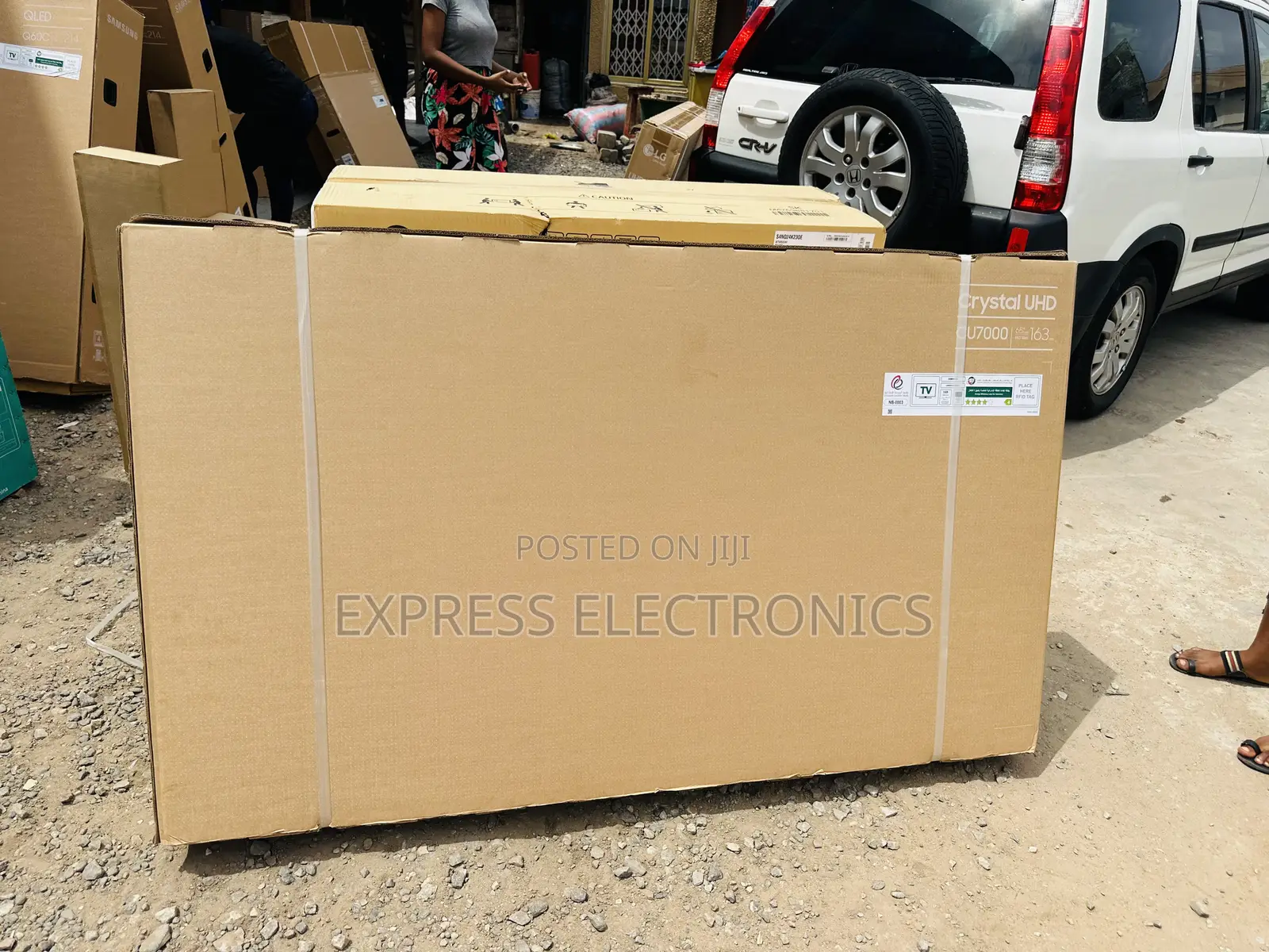 Enjoy Clear and Crisp UHD Smart Samsung 65”Cu8000