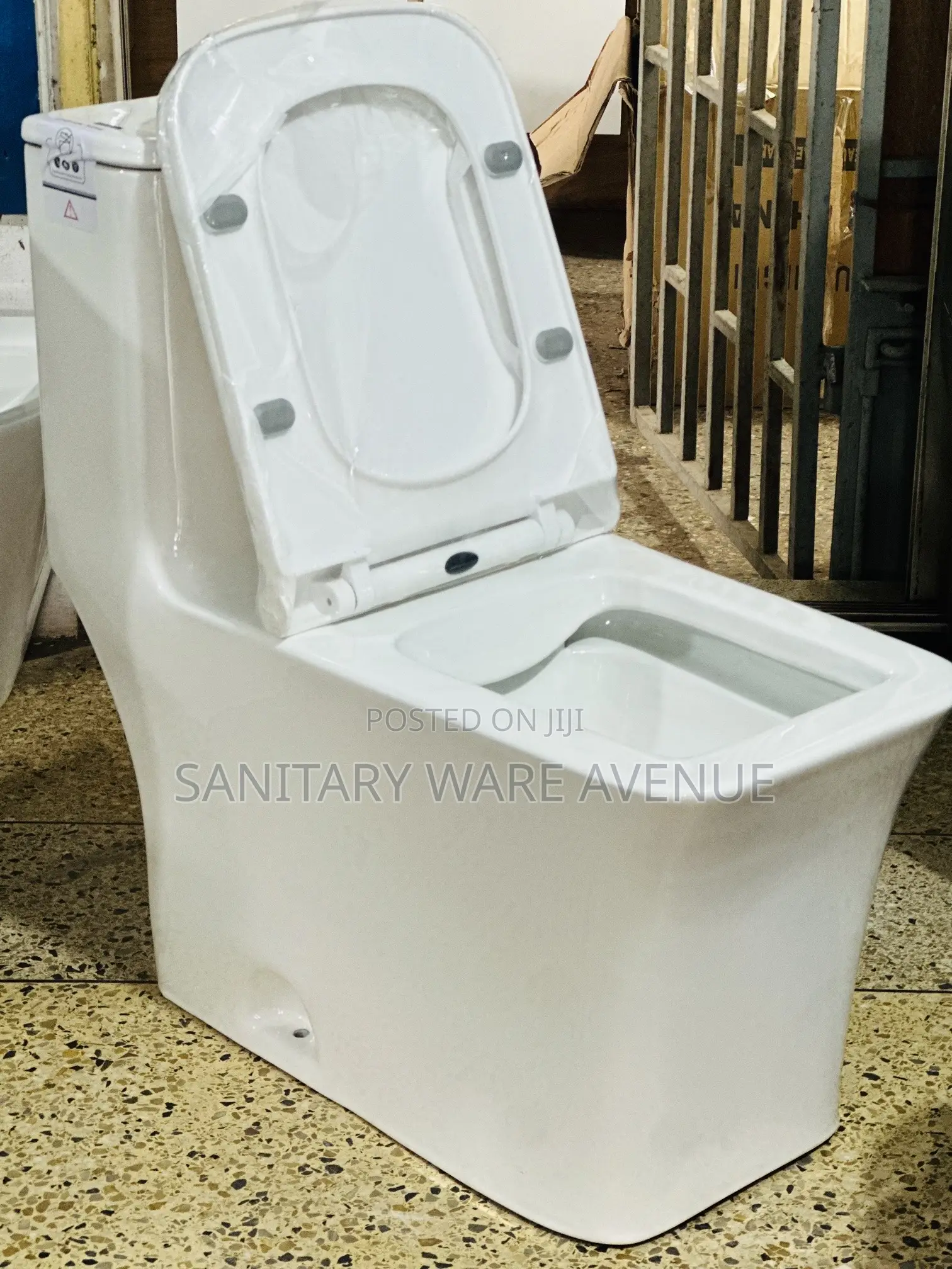 Siphonic Water Closet - Combined WC - Toilet Seat