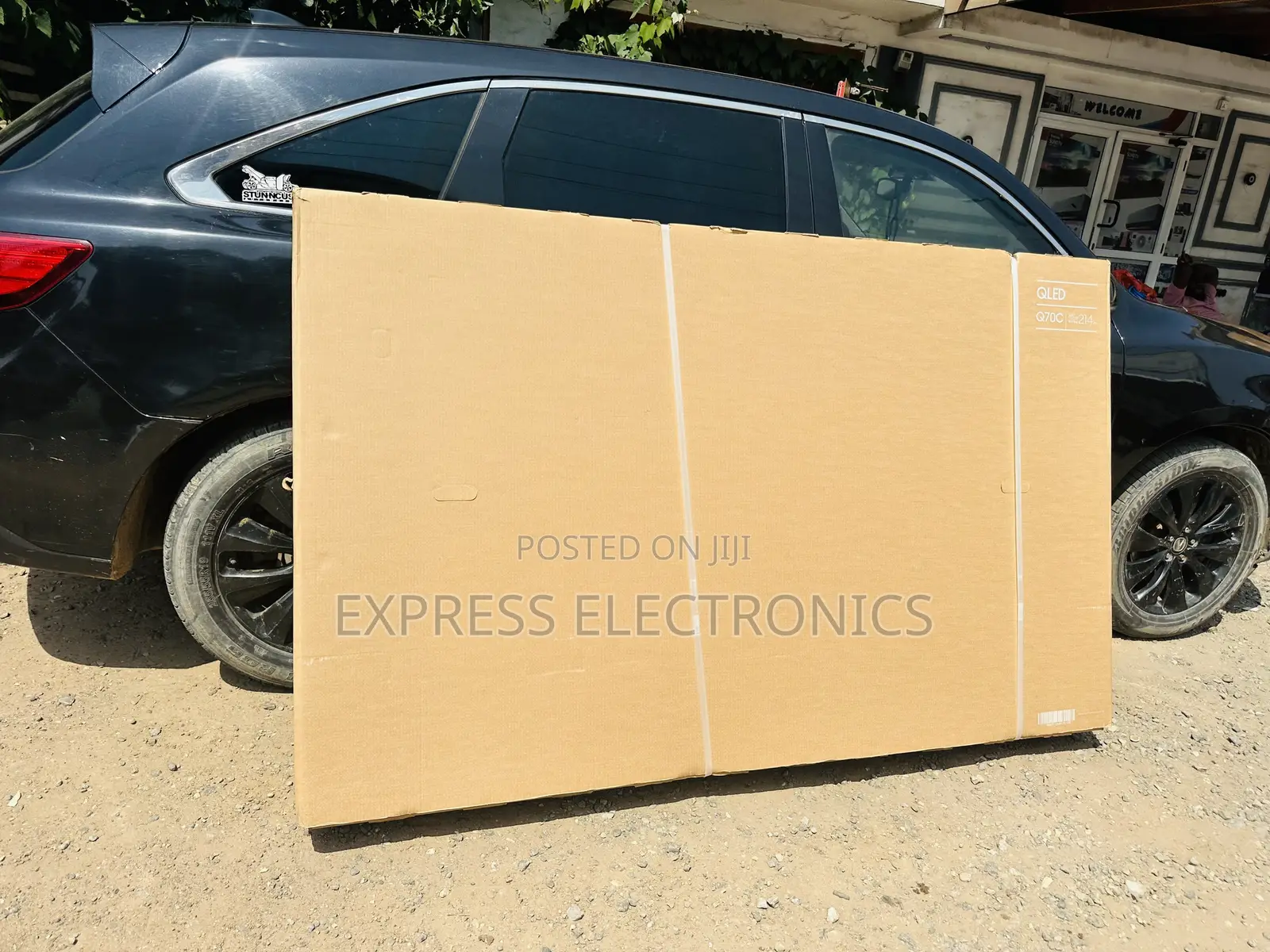 Samsung Tizen OS QLED Smart 85”Q60C