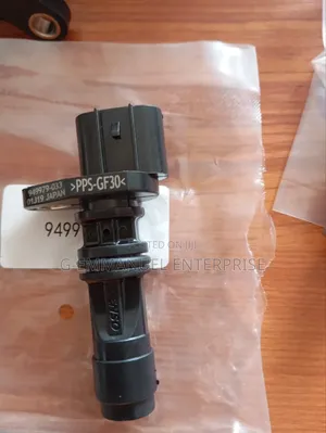 Nissan Navara 2014-16 Camshaft Position Sensor.