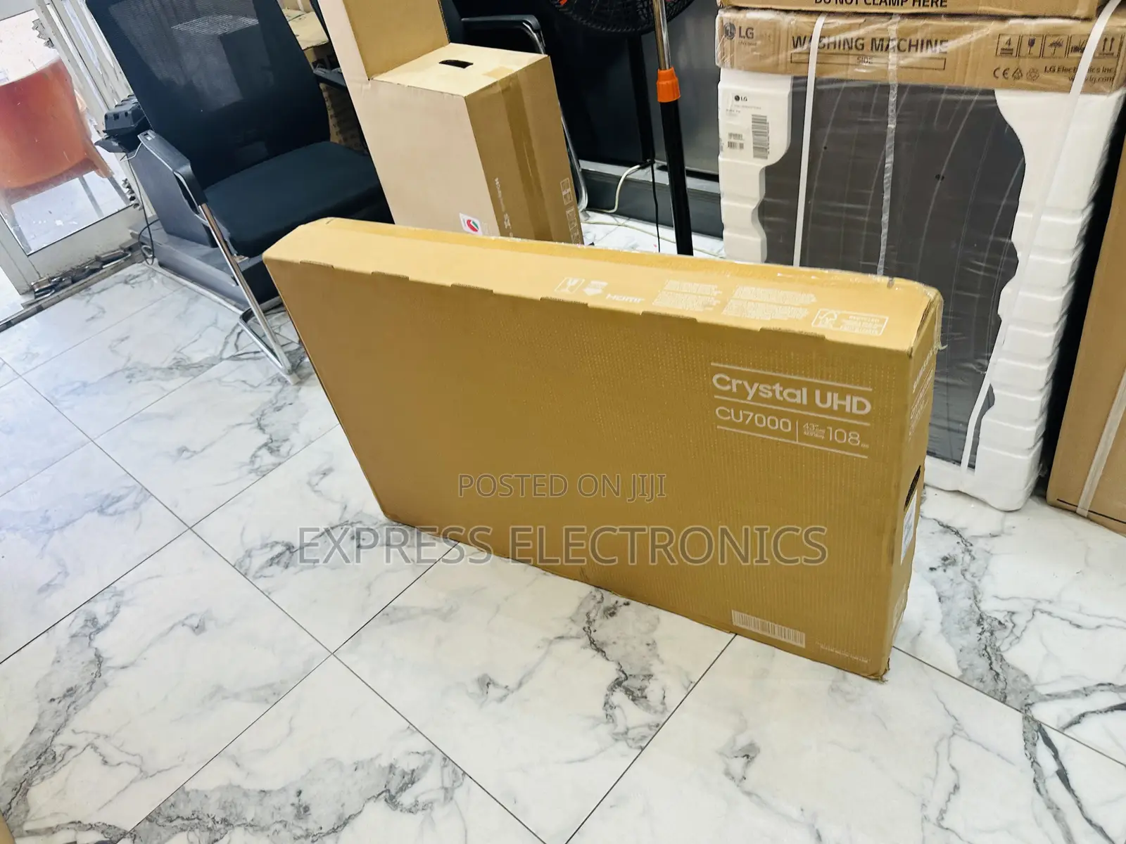 Compact Size Screen 43”Cu7000 Uhd Samsung
