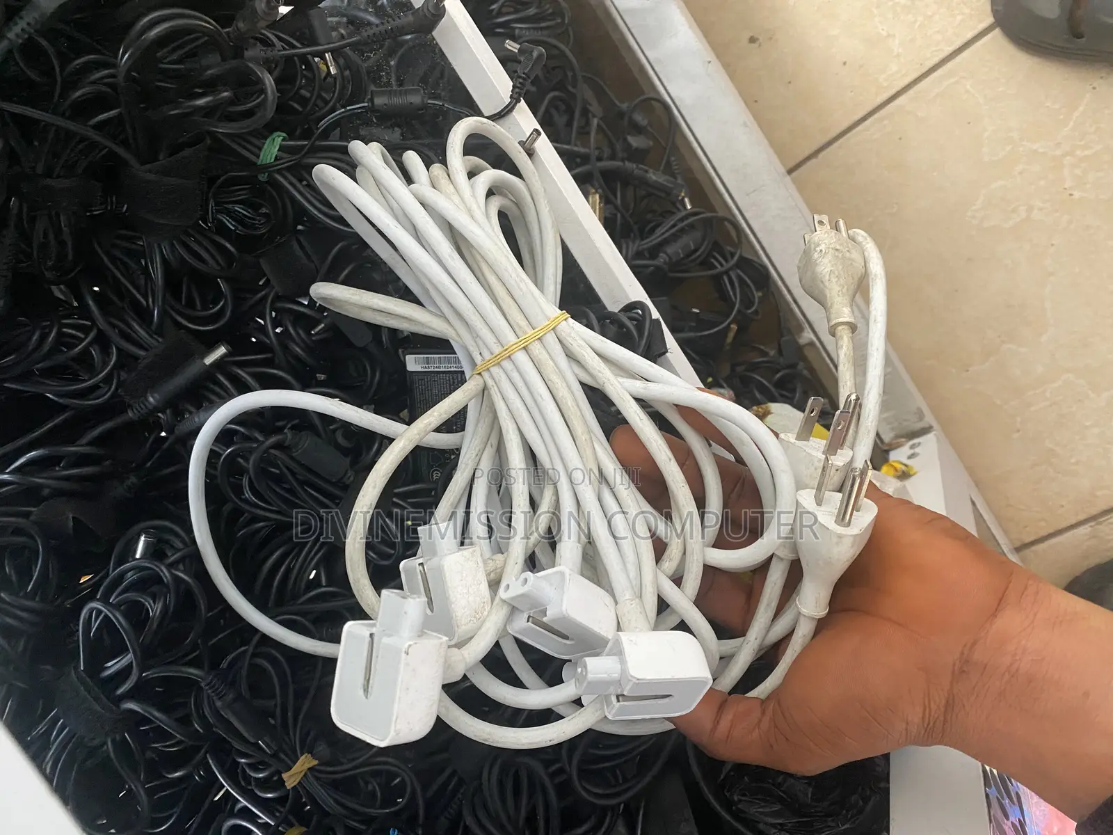Apple Macbook Original Uk Power Cable/ Power Cord.