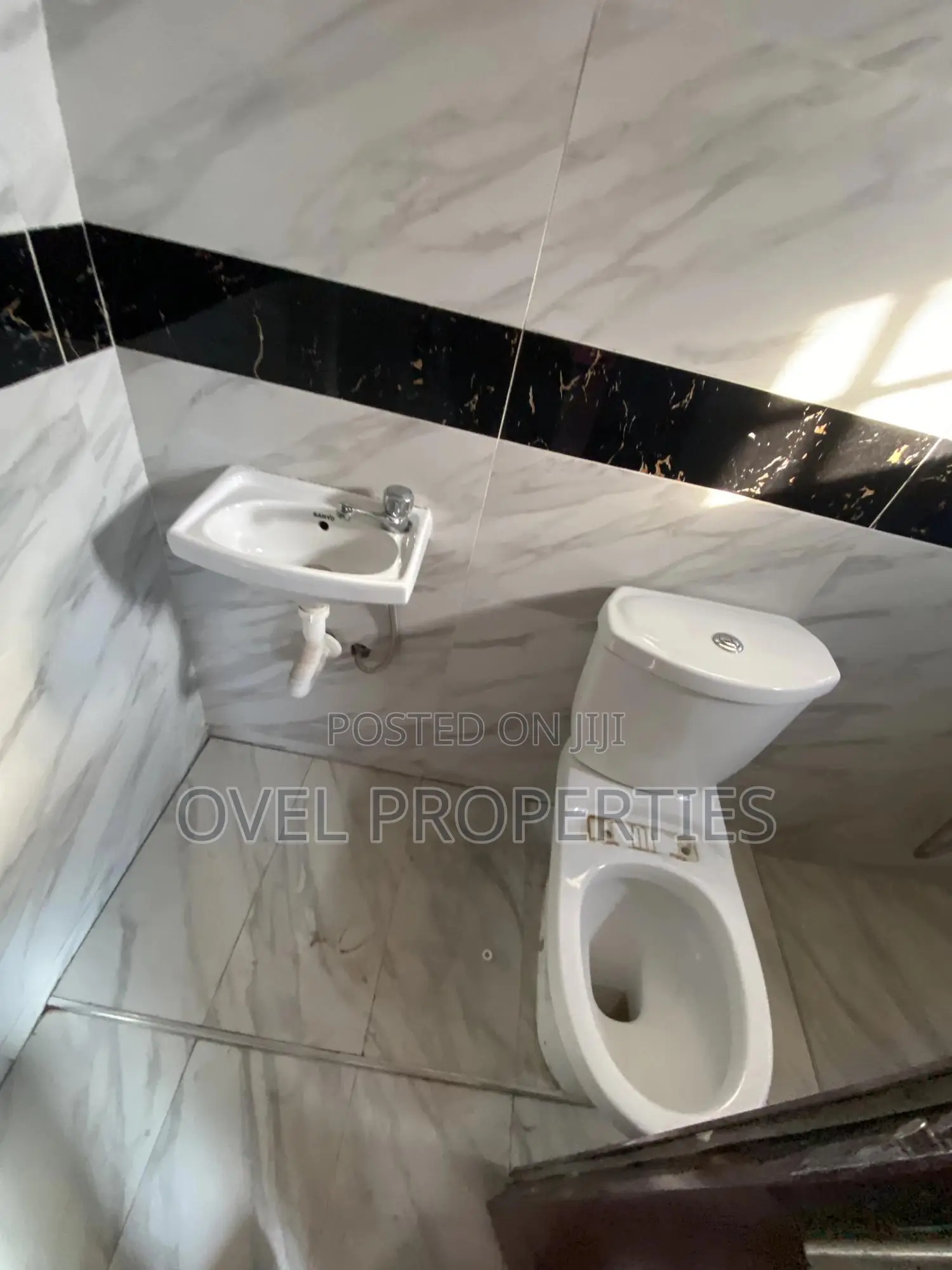 2bdrm House in Ovel, East Legon for rent