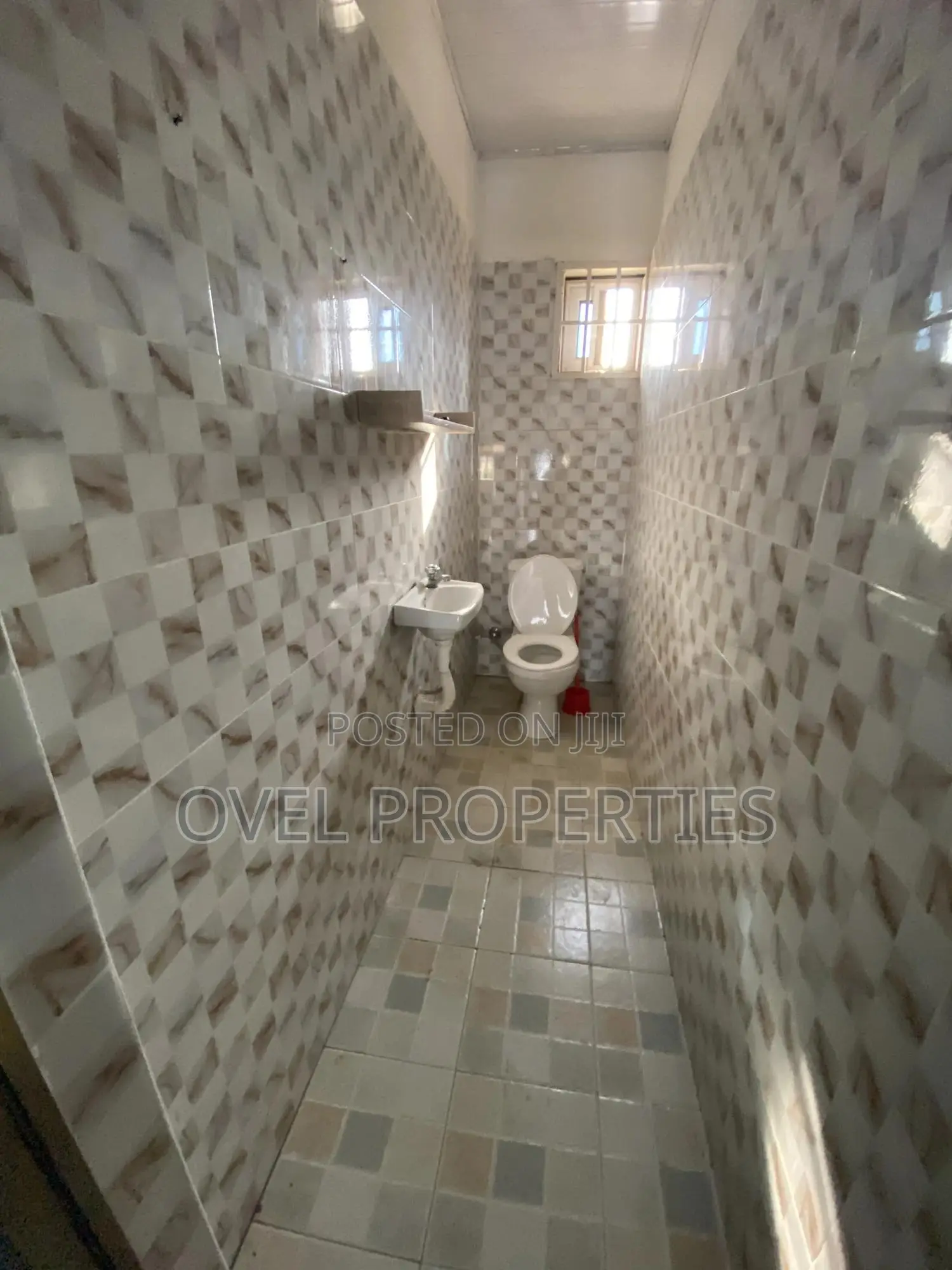 2bdrm House in Ovel, East Legon for rent