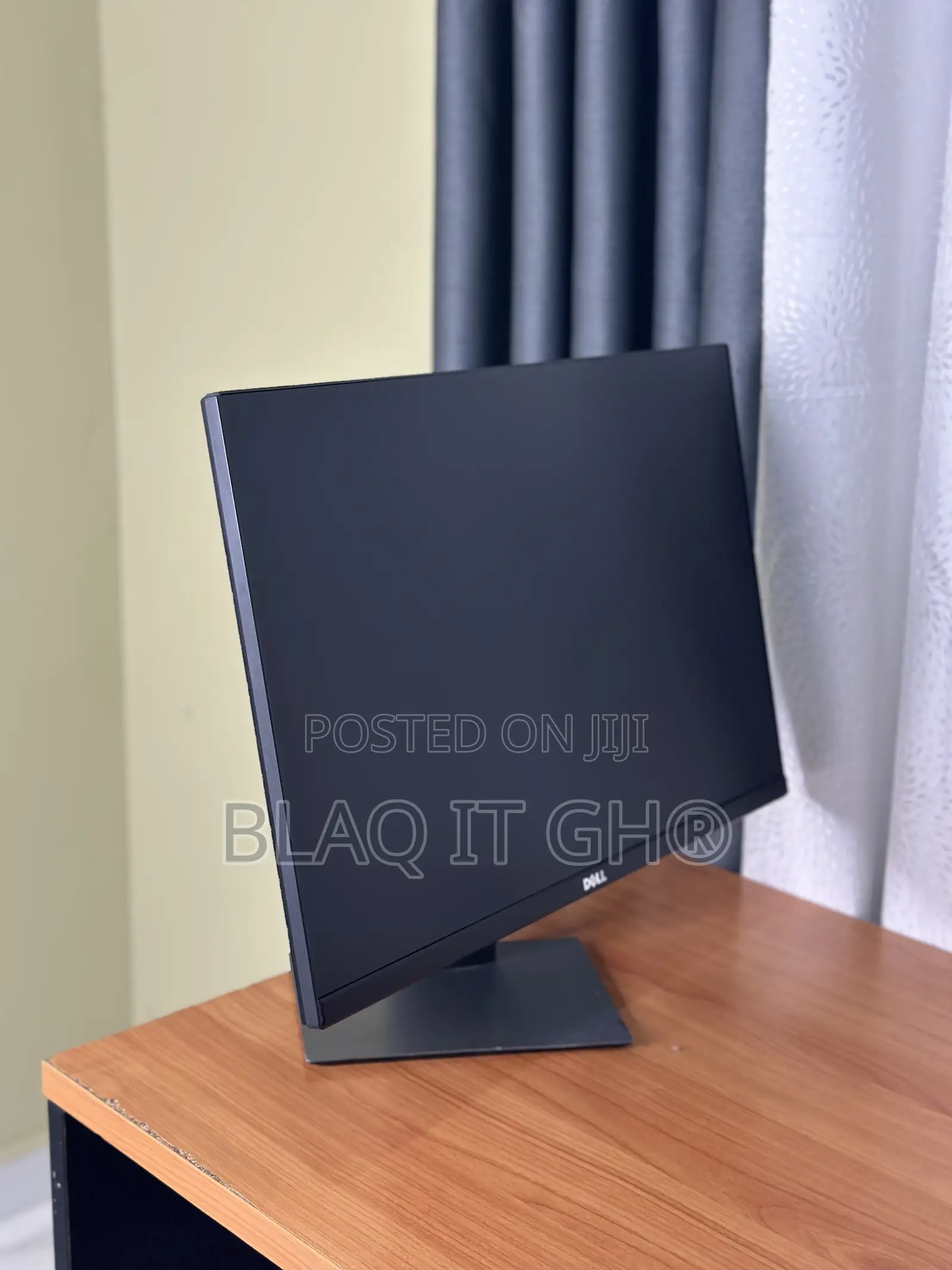 Dell 24” Edgeless Monitor 1920x1200
