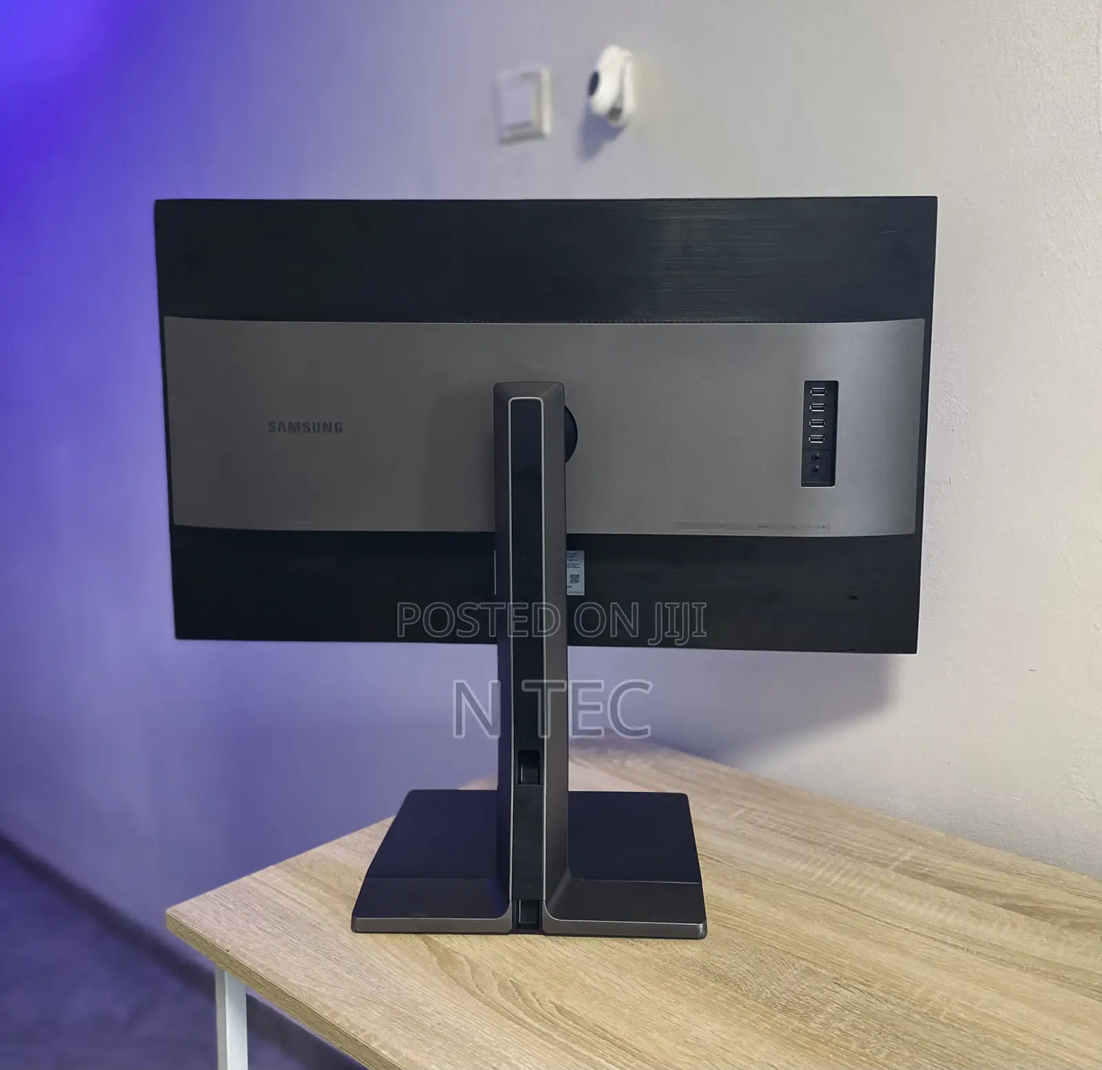 32 Inches Samsung Monitor SD850 WQHD (2560x1440)