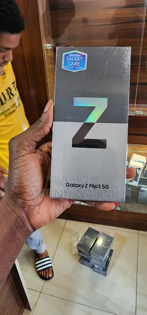 New Samsung Galaxy Z Flip3 5G 128 GB Black