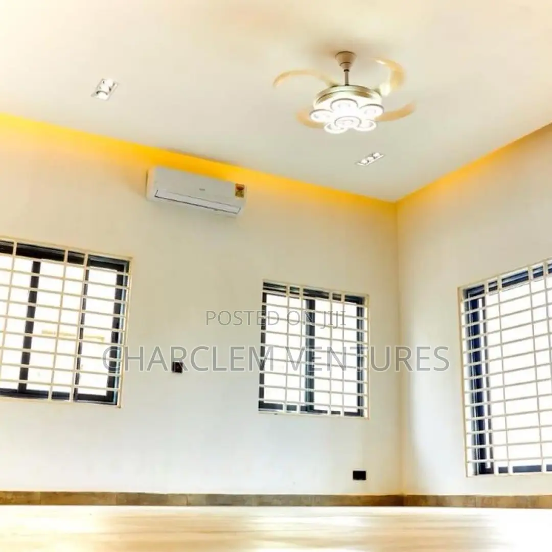 3bdrm House in Charclem Ventures, Accra Metropolitan for sale