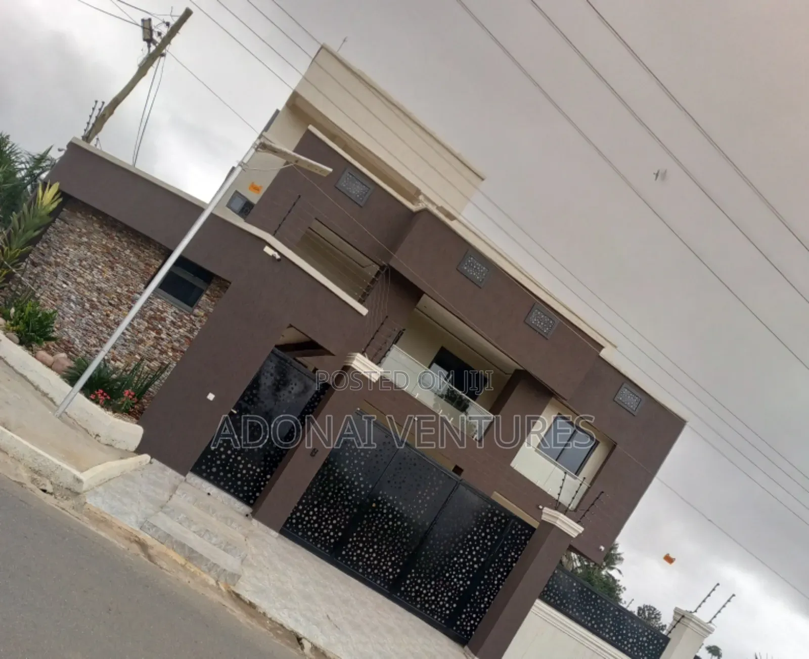 Furnished 7bdrm House in Ahodwo, Kumasi Metropolitan for sale