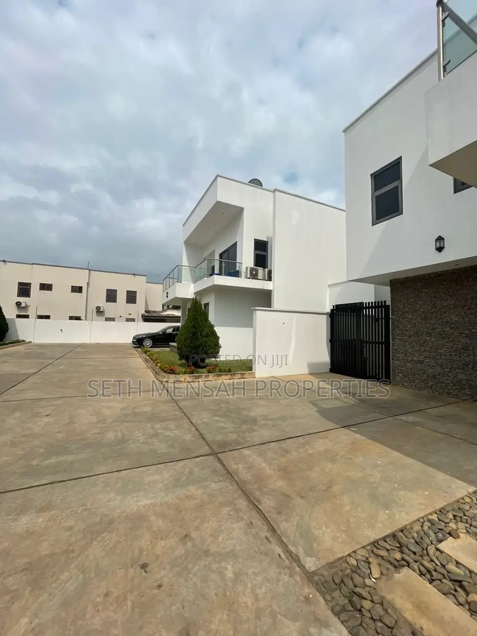 Furnished 3bdrm Townhouse/Terrace in Skm, East Legon for sale