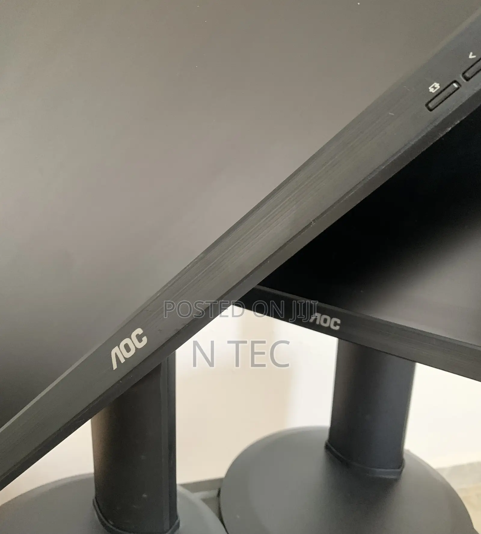24 Inches Edgeless Aoc Monitor