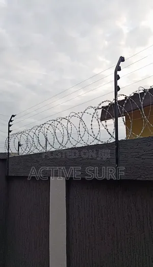 Maximum Security Electric Perimeter Fencing With Razor