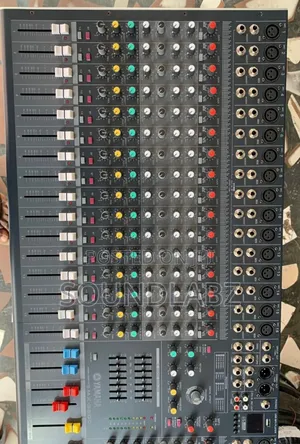 Yamaha SMX-3200 32-Channel Mixer Console