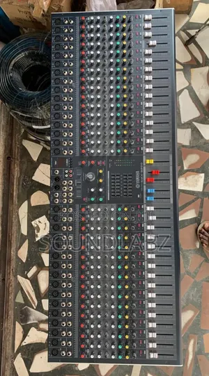 Yamaha SMX-3200 32-Channel Mixer Console