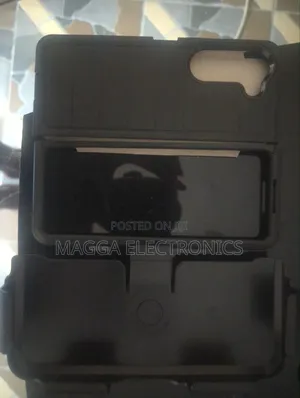 Samsung Galaxy Z Fold 4 , 5