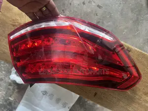 Mercedes Benz E300 Taillight