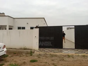 3bdrm House in A2 Danilos Services, Oyibi for sale