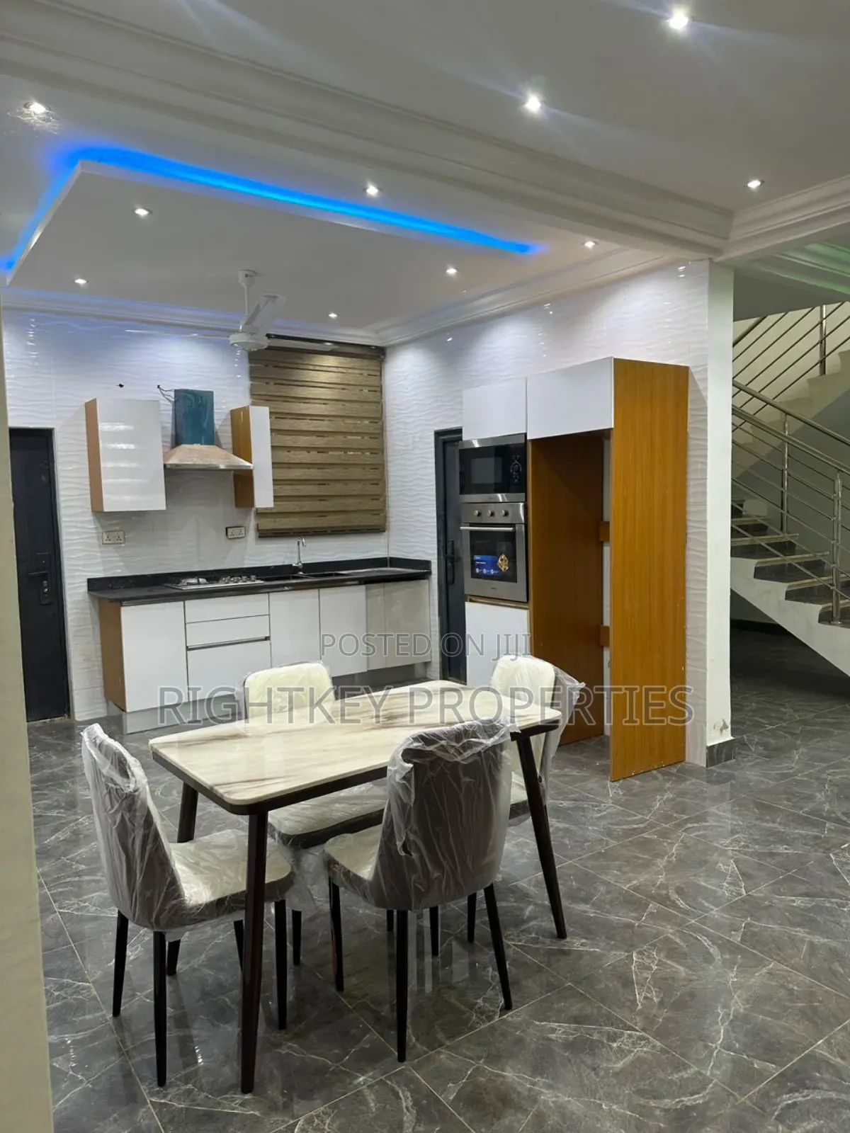 5bdrm Duplex in Kumasi for sale