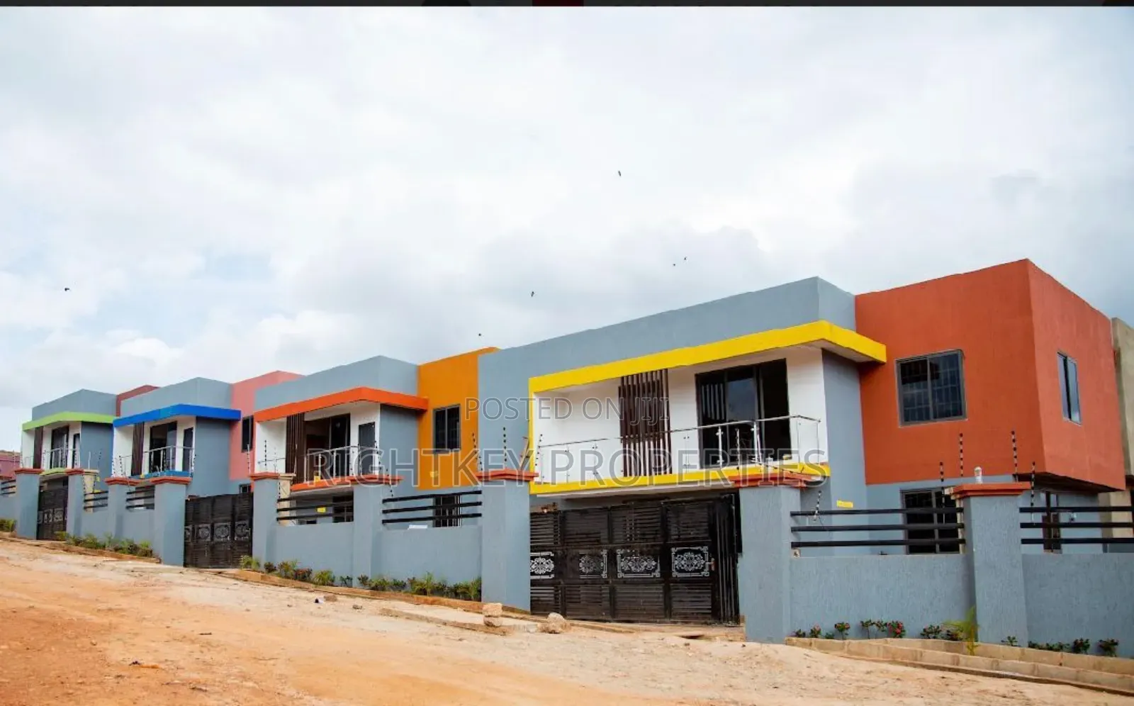5bdrm Duplex in Kumasi for sale