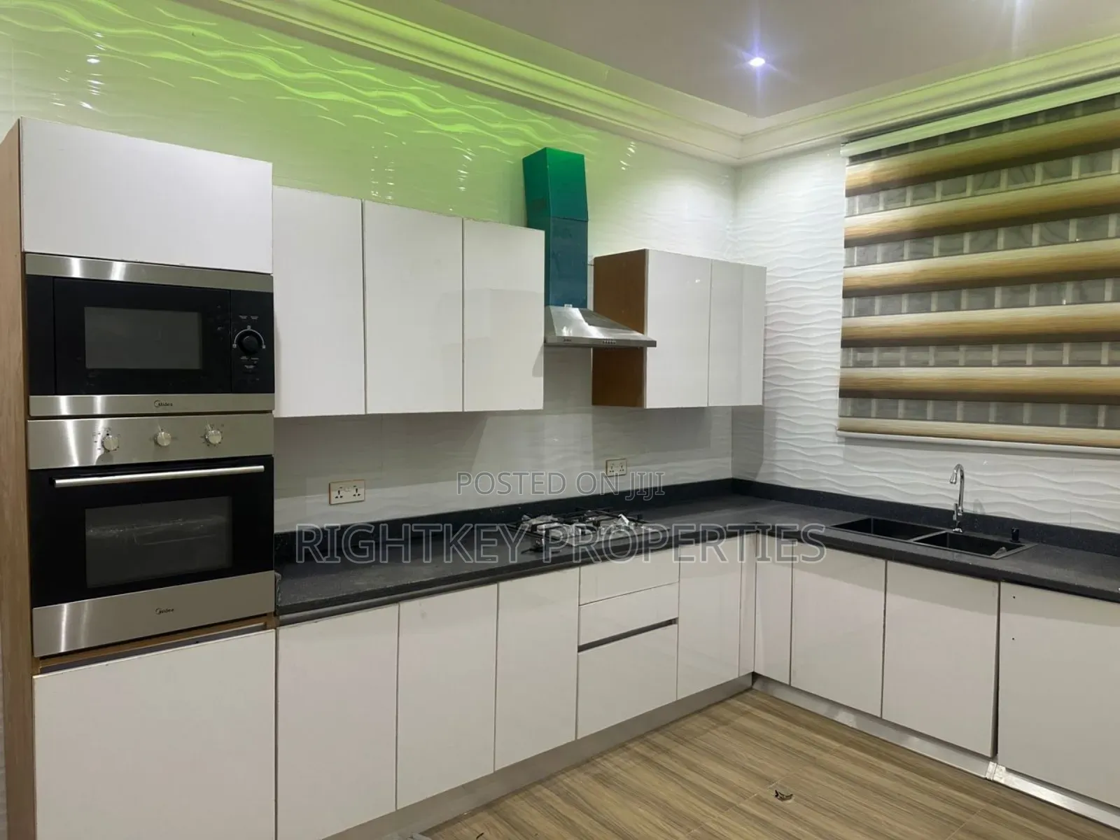 5bdrm Duplex in Kumasi for sale