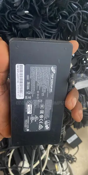Toshiba Adapter /Charger19.5~9.23A. 180.0w