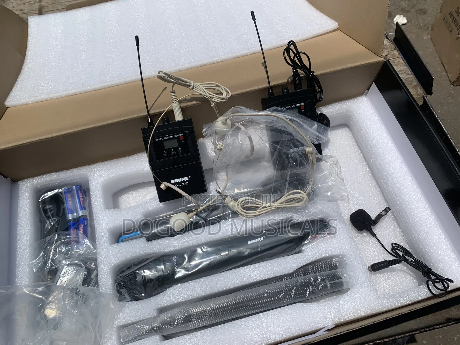 Shure Mx-7070 4in1 2-Handheld,2-Head Wireless Microphone