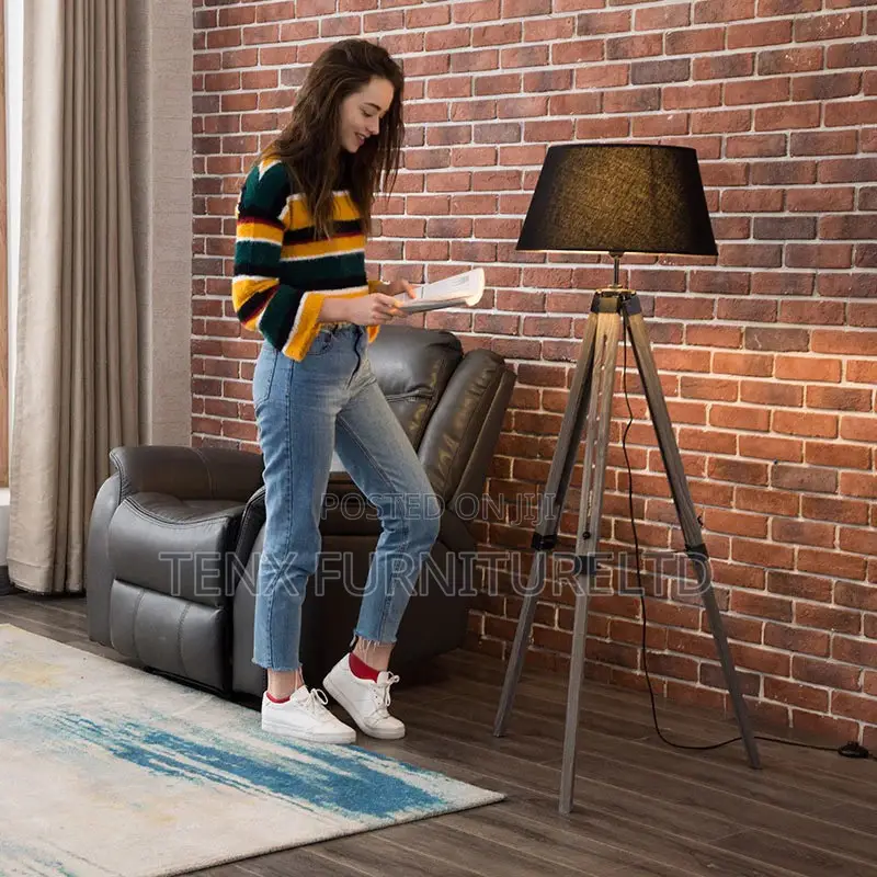 Floor Lamp (STURDY STRUCTURE)