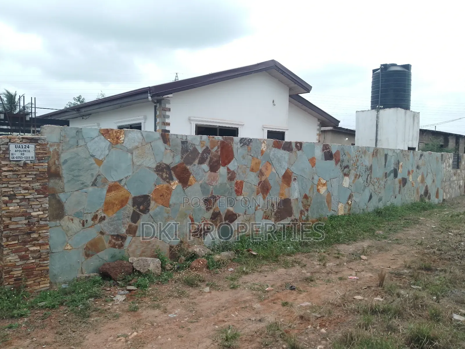 3bdrm House in Dki Properties, Oyibi for sale