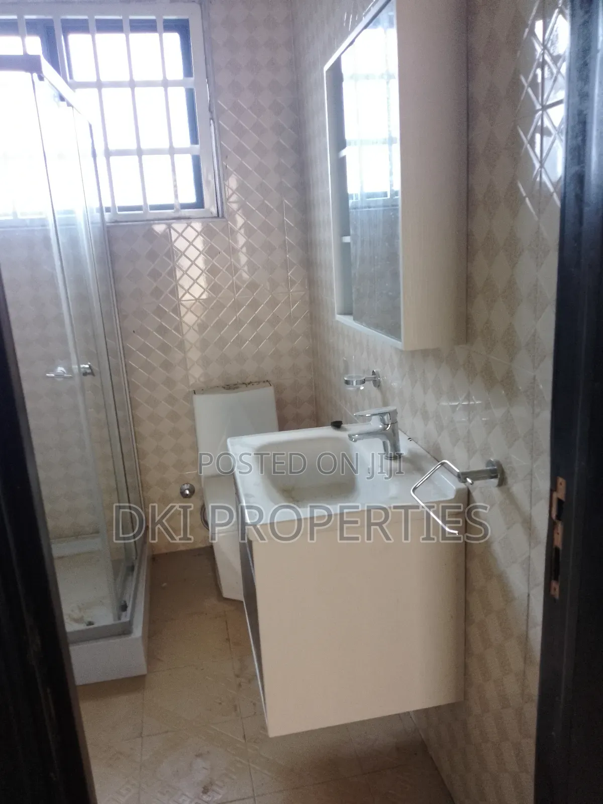 4bdrm House in Dki Properties, Oyibi for rent
