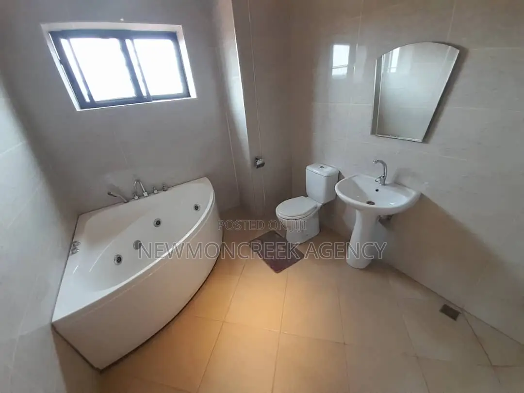 4bdrm Duplex in Amanfrom,Adenta, Accra Metropolitan for sale