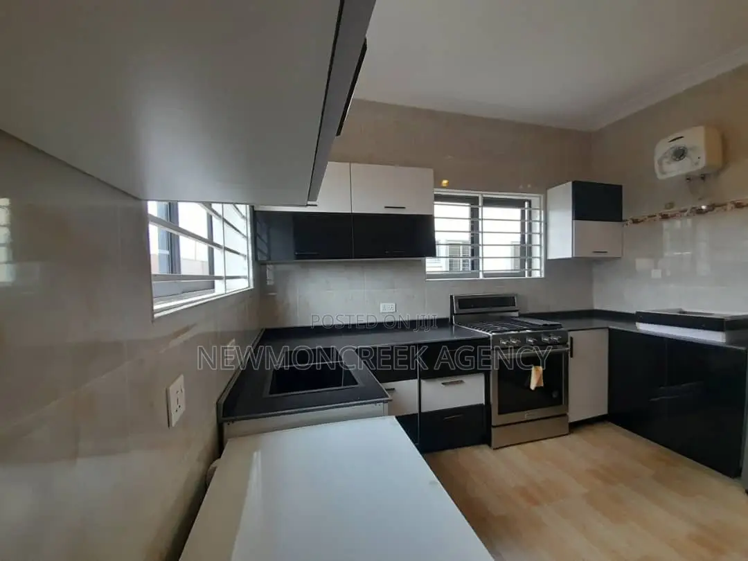 4bdrm Duplex in Amanfrom,Adenta, Accra Metropolitan for sale