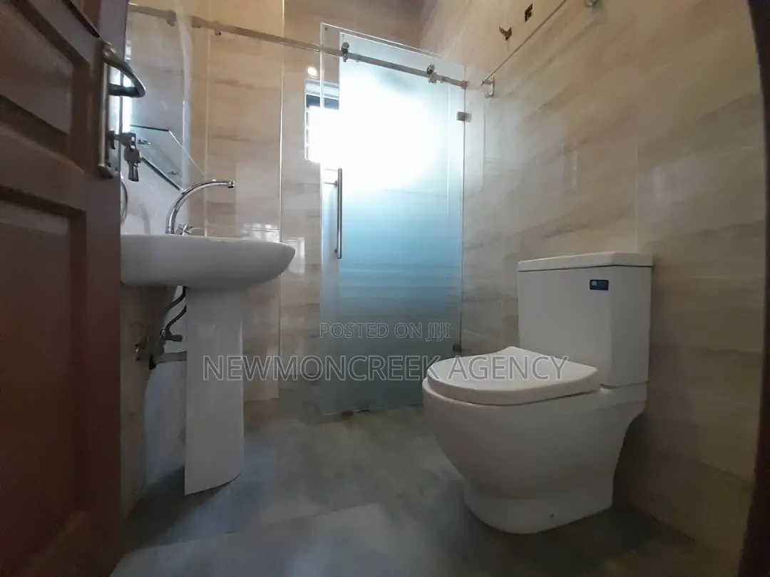 4bdrm Duplex in Amanfrom,Adenta, Accra Metropolitan for sale