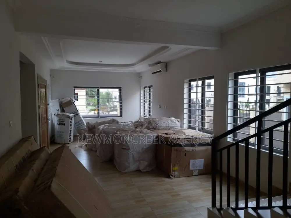 4bdrm Duplex in Amanfrom,Adenta, Accra Metropolitan for sale