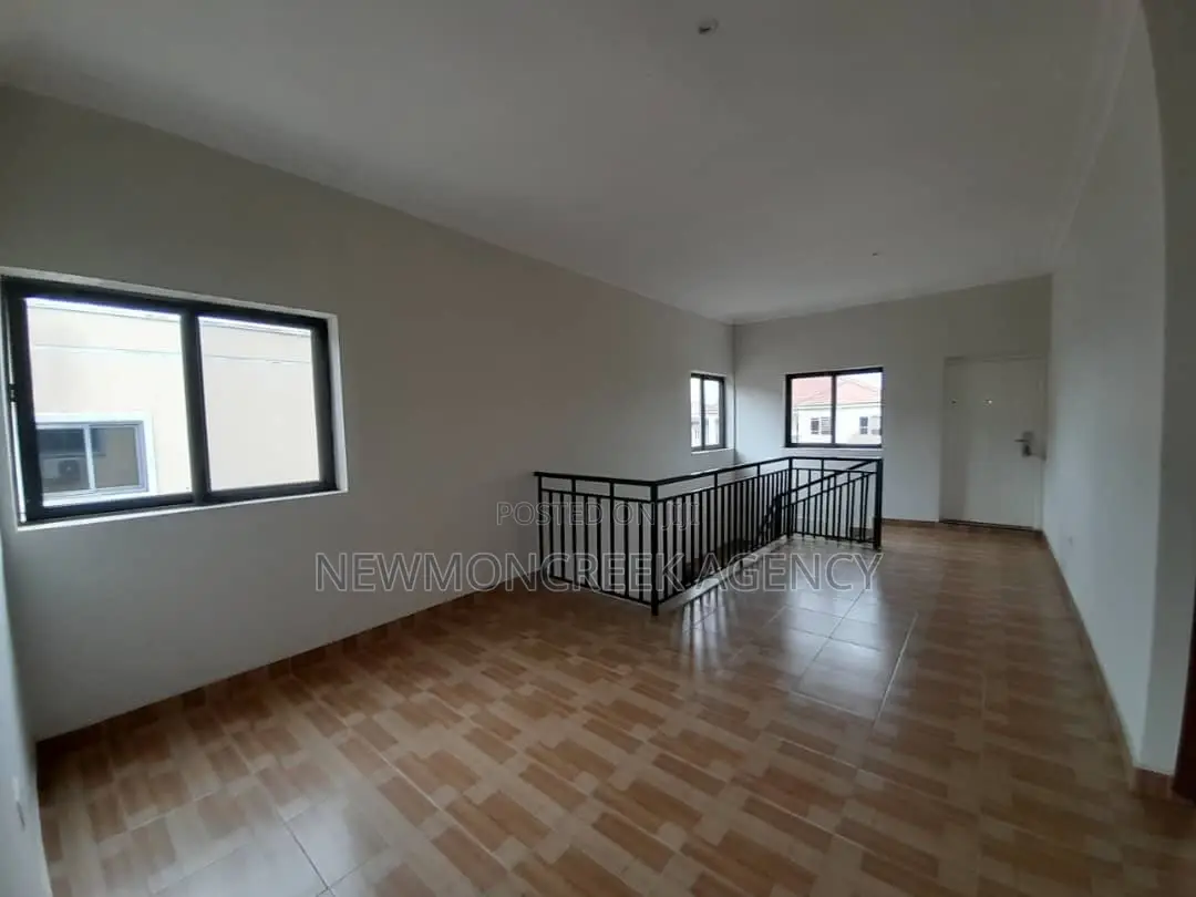 4bdrm Duplex in Amanfrom,Adenta, Accra Metropolitan for sale