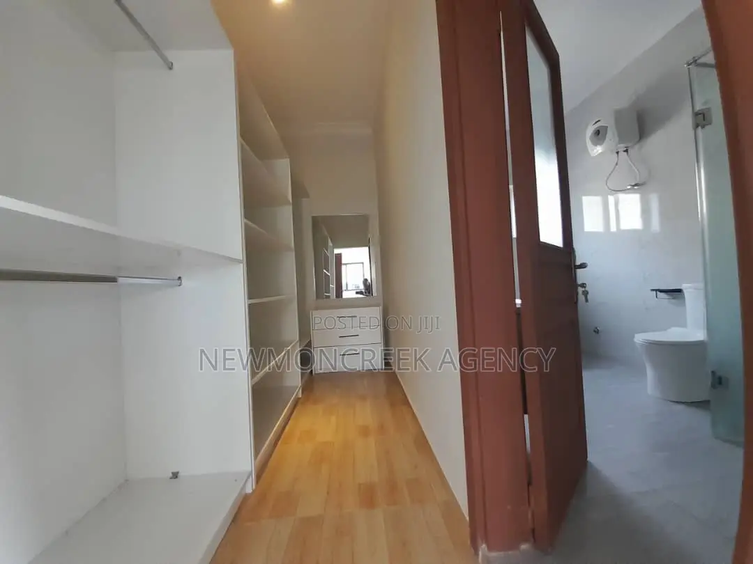 4bdrm Duplex in Amanfrom,Adenta, Accra Metropolitan for sale