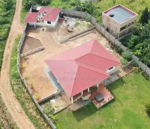 5bdrm House in Papaye Resort, Aburi for sale
