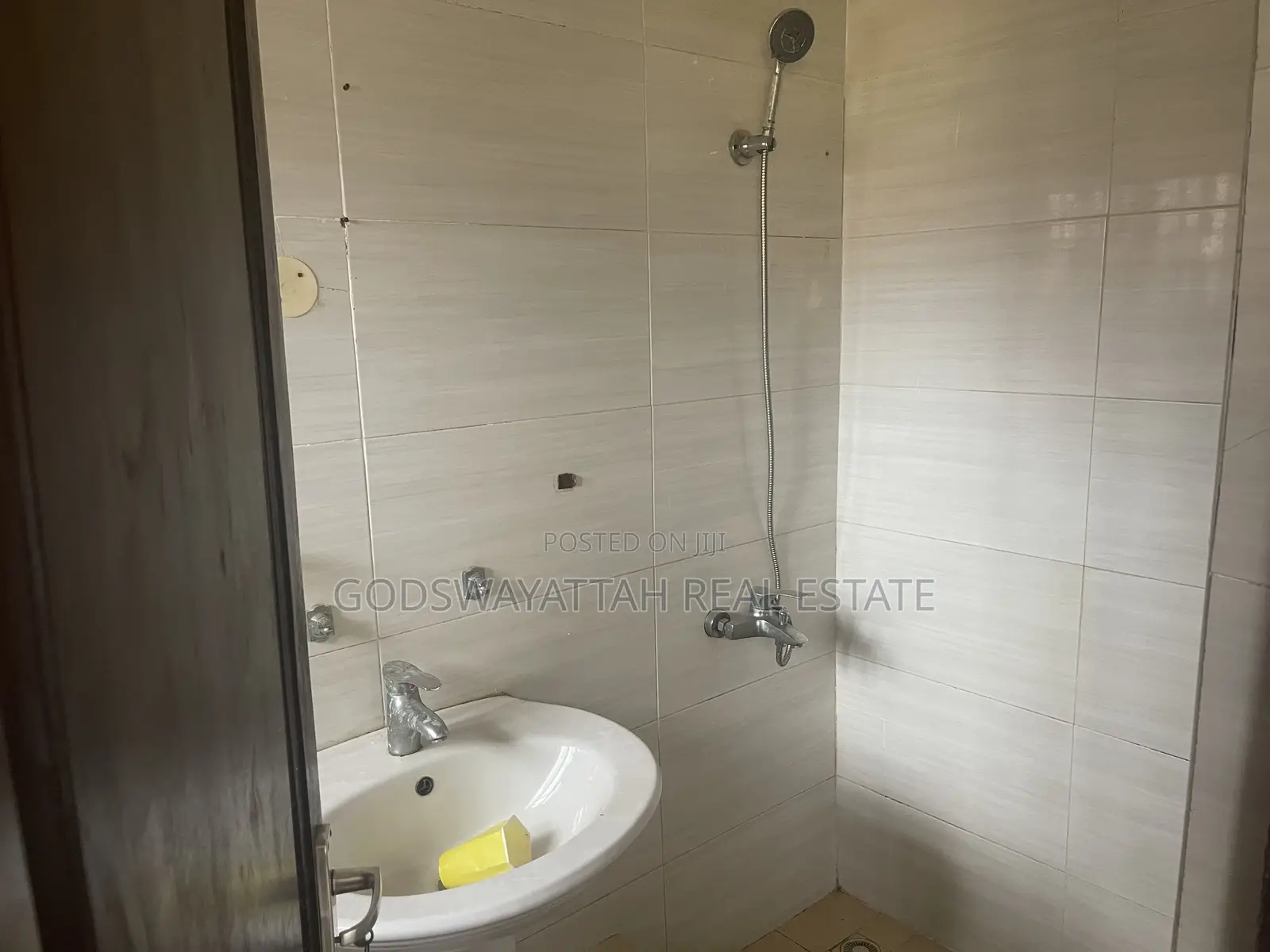 3bdrm House in East Legon, Adjiriganor for rent
