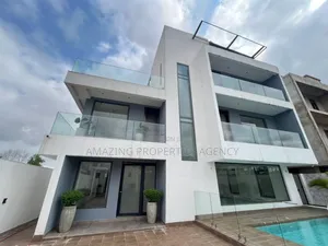 5bdrm House in East Legon for sale