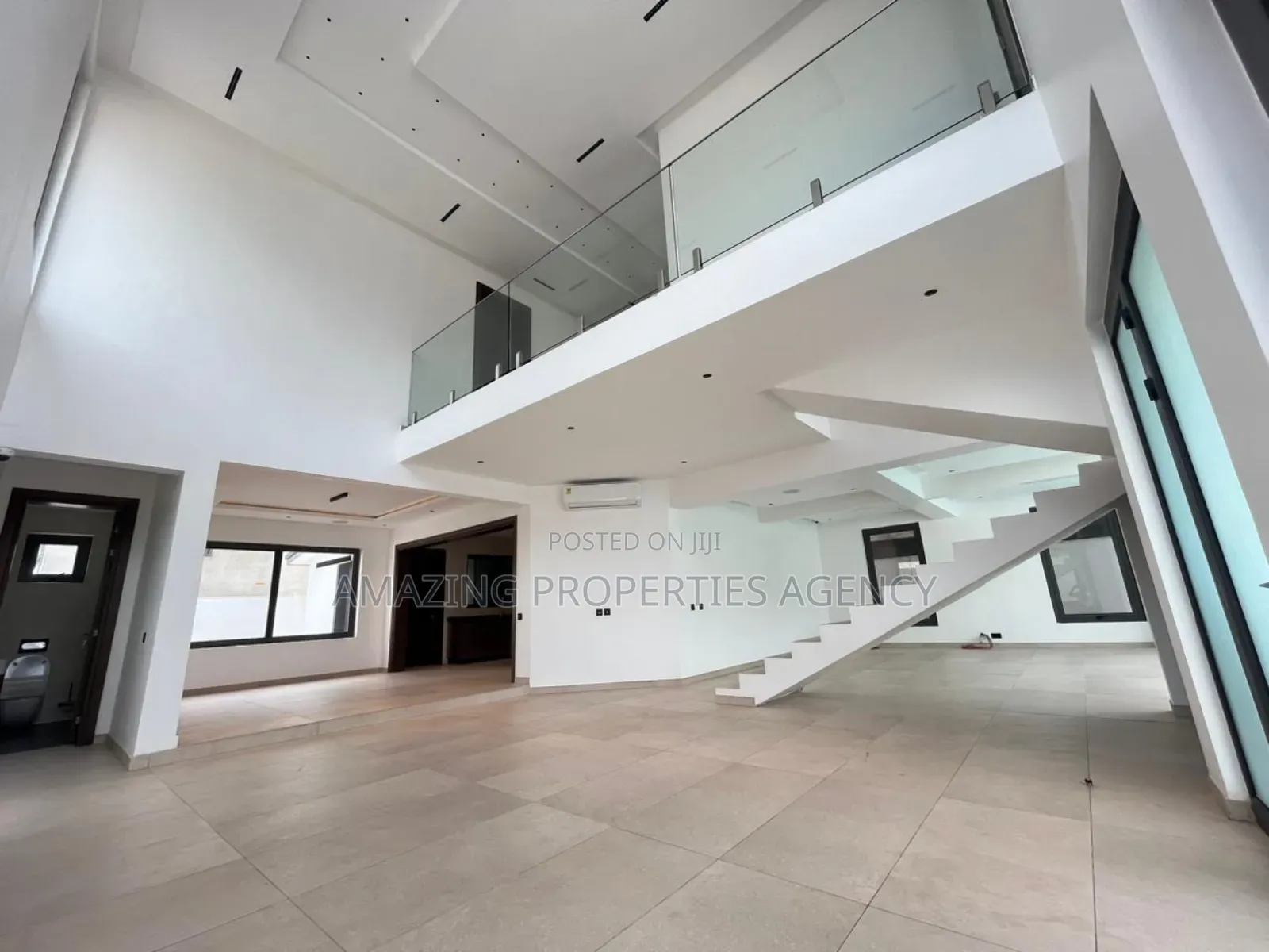 5bdrm House in East Legon for sale