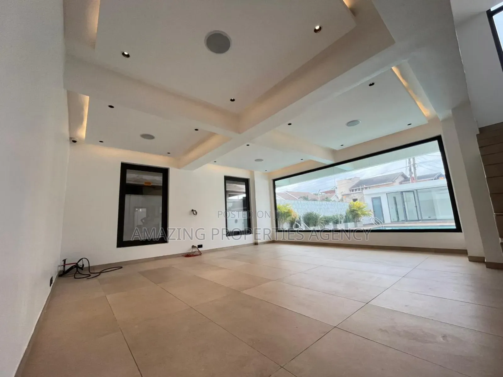 5bdrm House in East Legon for sale