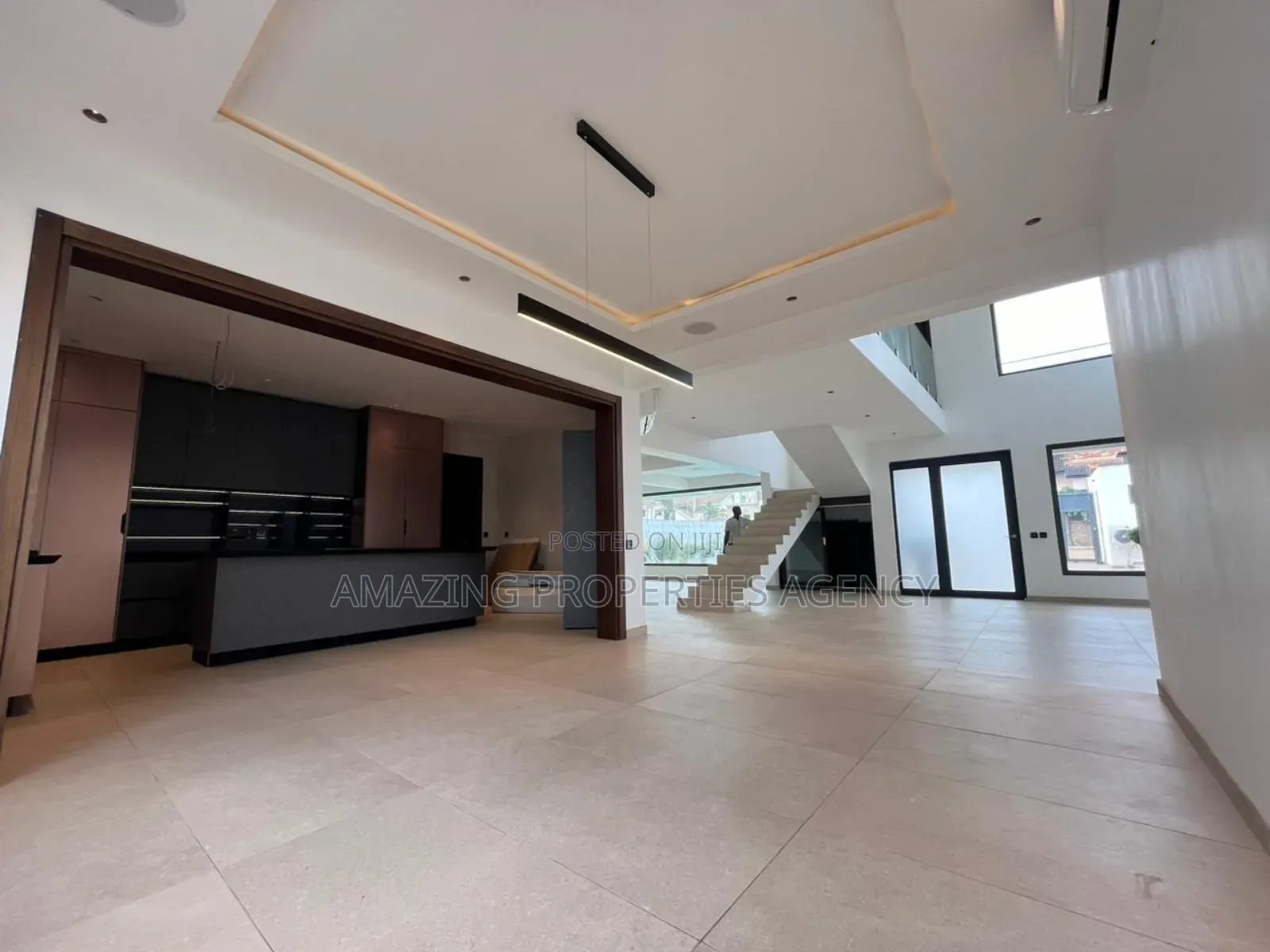 5bdrm House in East Legon for sale
