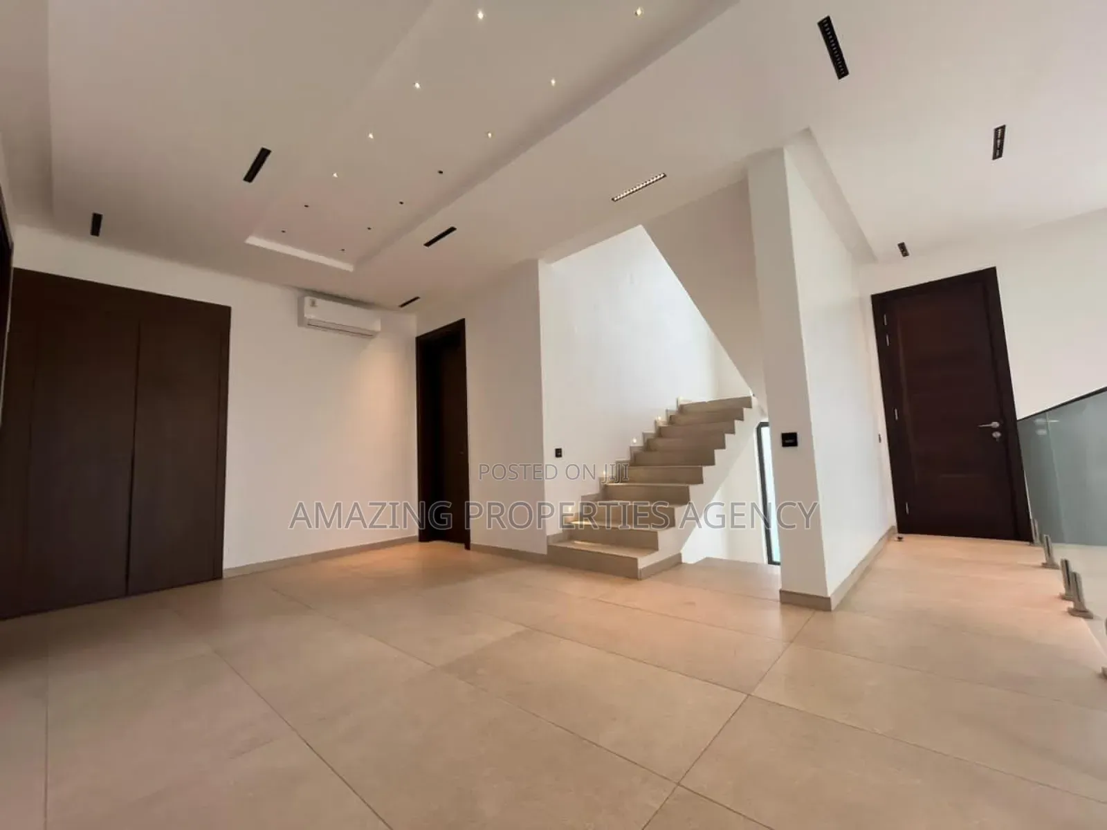 5bdrm House in East Legon for sale