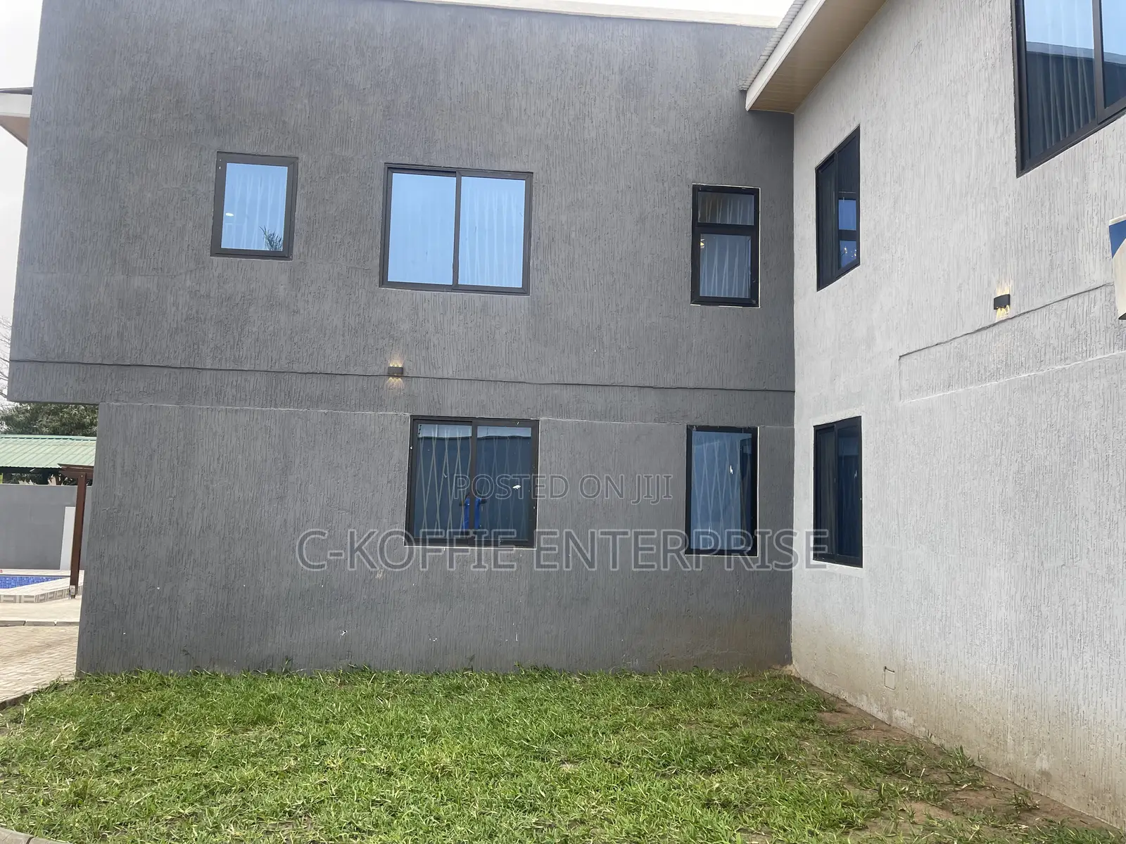 7bdrm Mansion in Labone for rent
