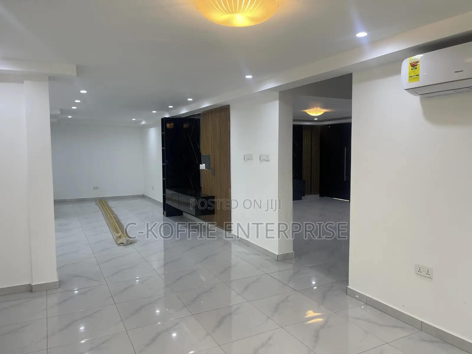 7bdrm Mansion in Labone for rent
