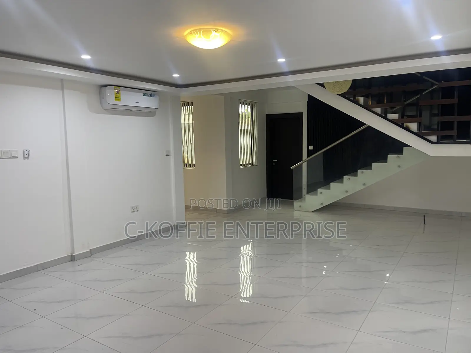 7bdrm Mansion in Labone for rent