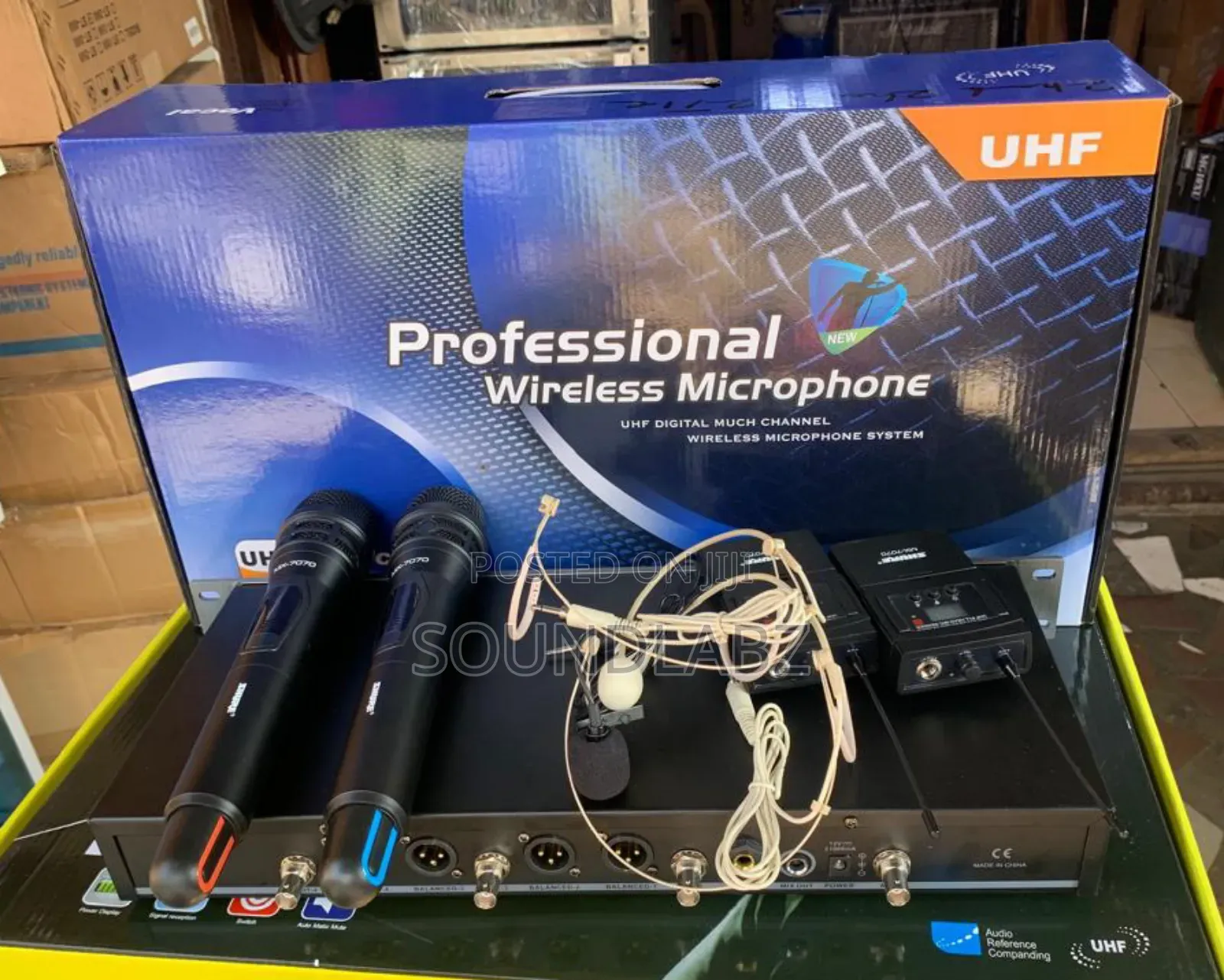 Shure MX-7070 2 Microphones and 2 Lapels