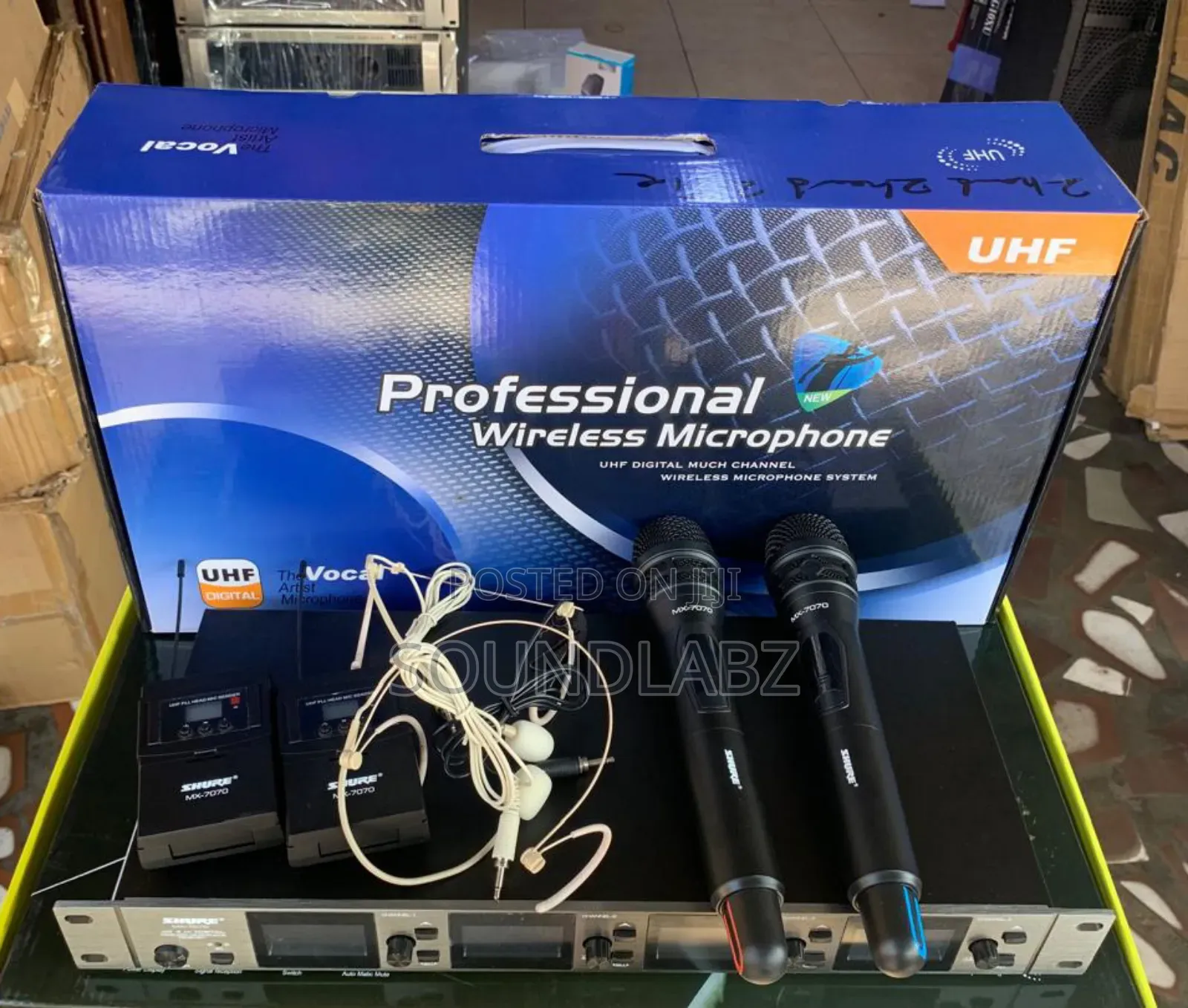 Shure MX-7070 2 Microphones and 2 Lapels