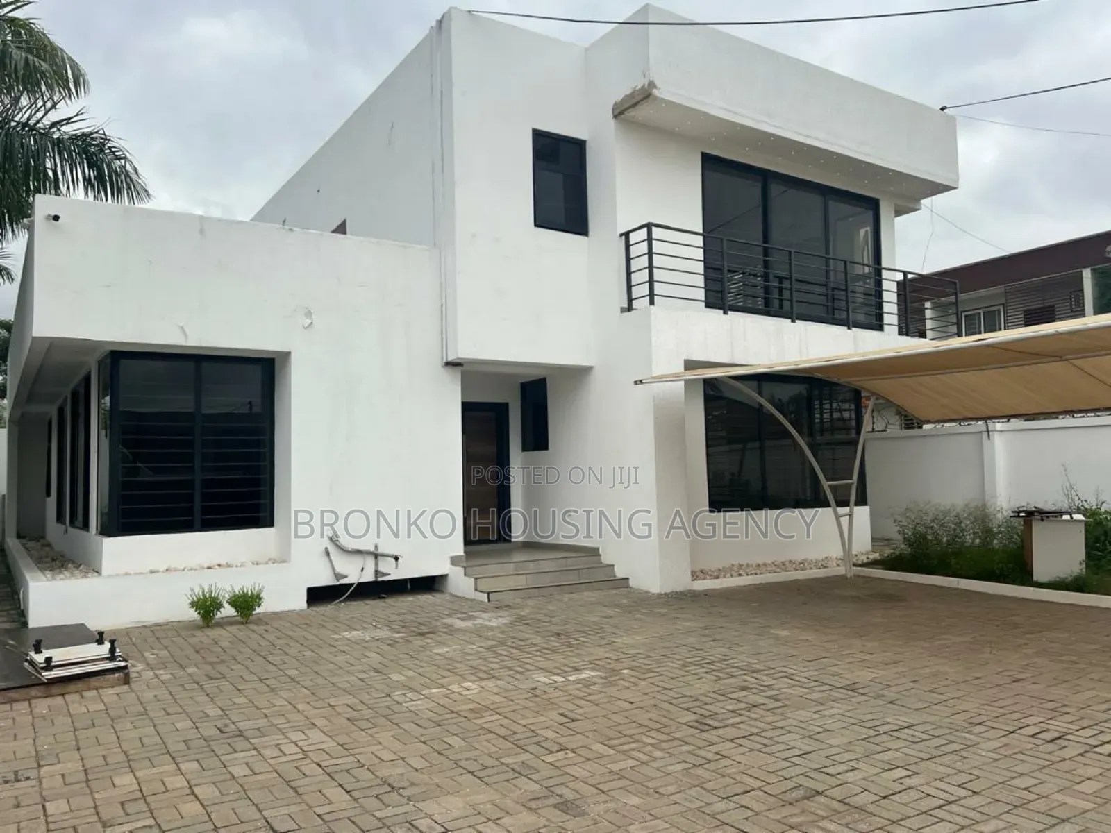 3bdrm House in Bronko Housing, Spintex for rent