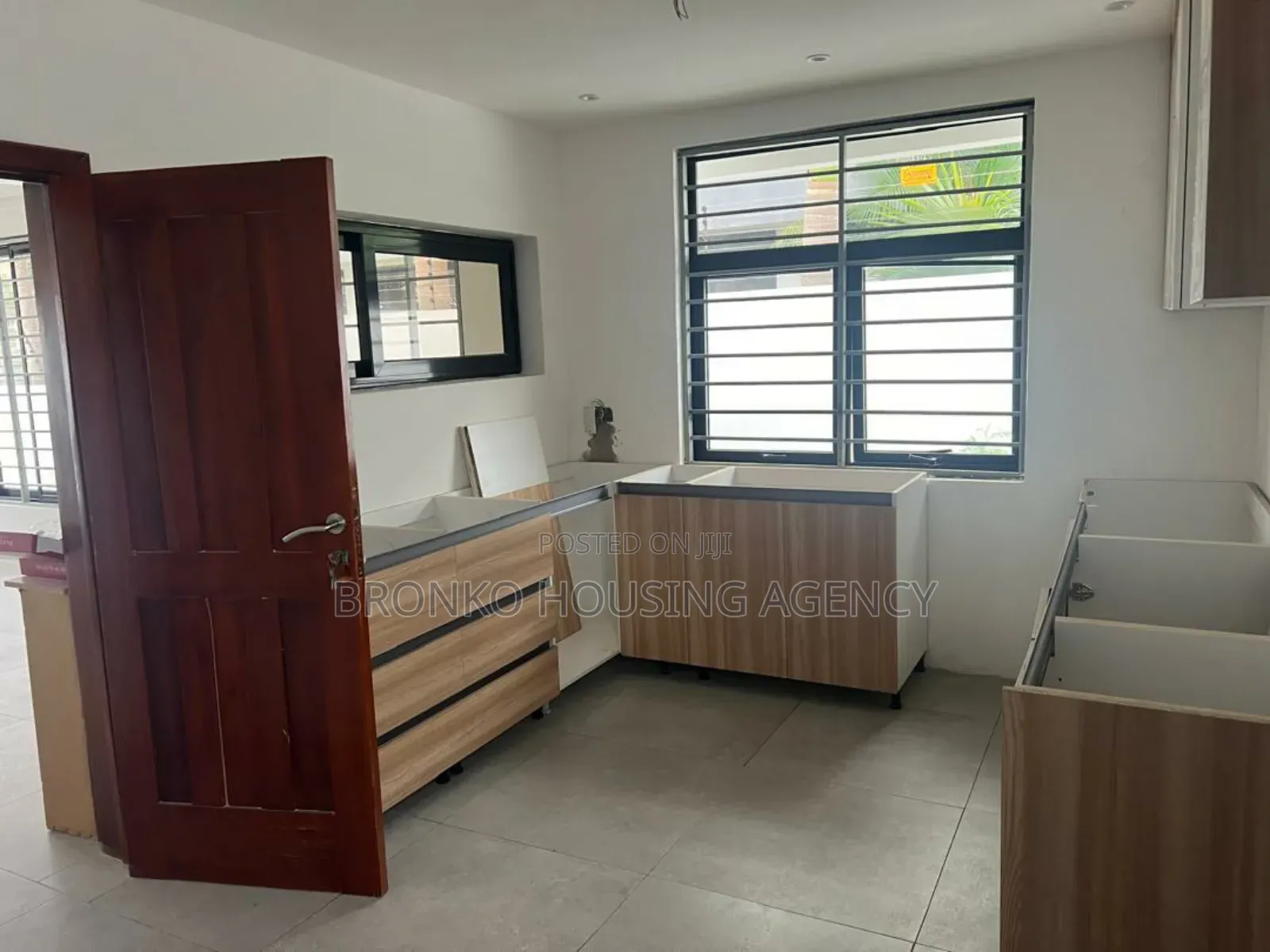 3bdrm House in Bronko Housing, Spintex for rent